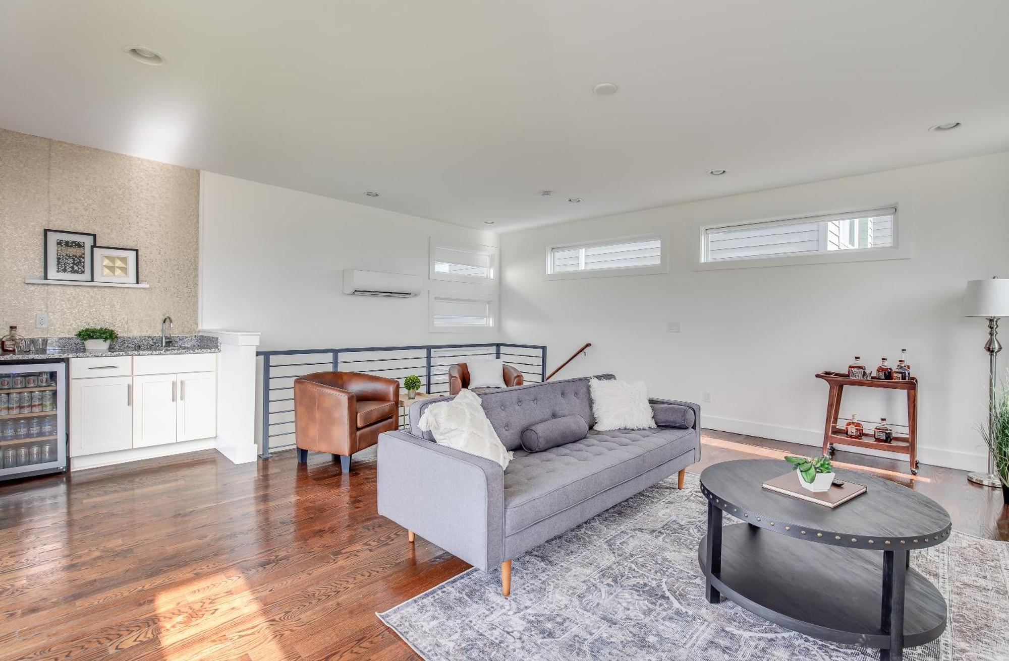 Whiskey House With Rooftop Golf, City Views! 8Min To Downtown! Sleeps 9! Nashville Bagian luar foto