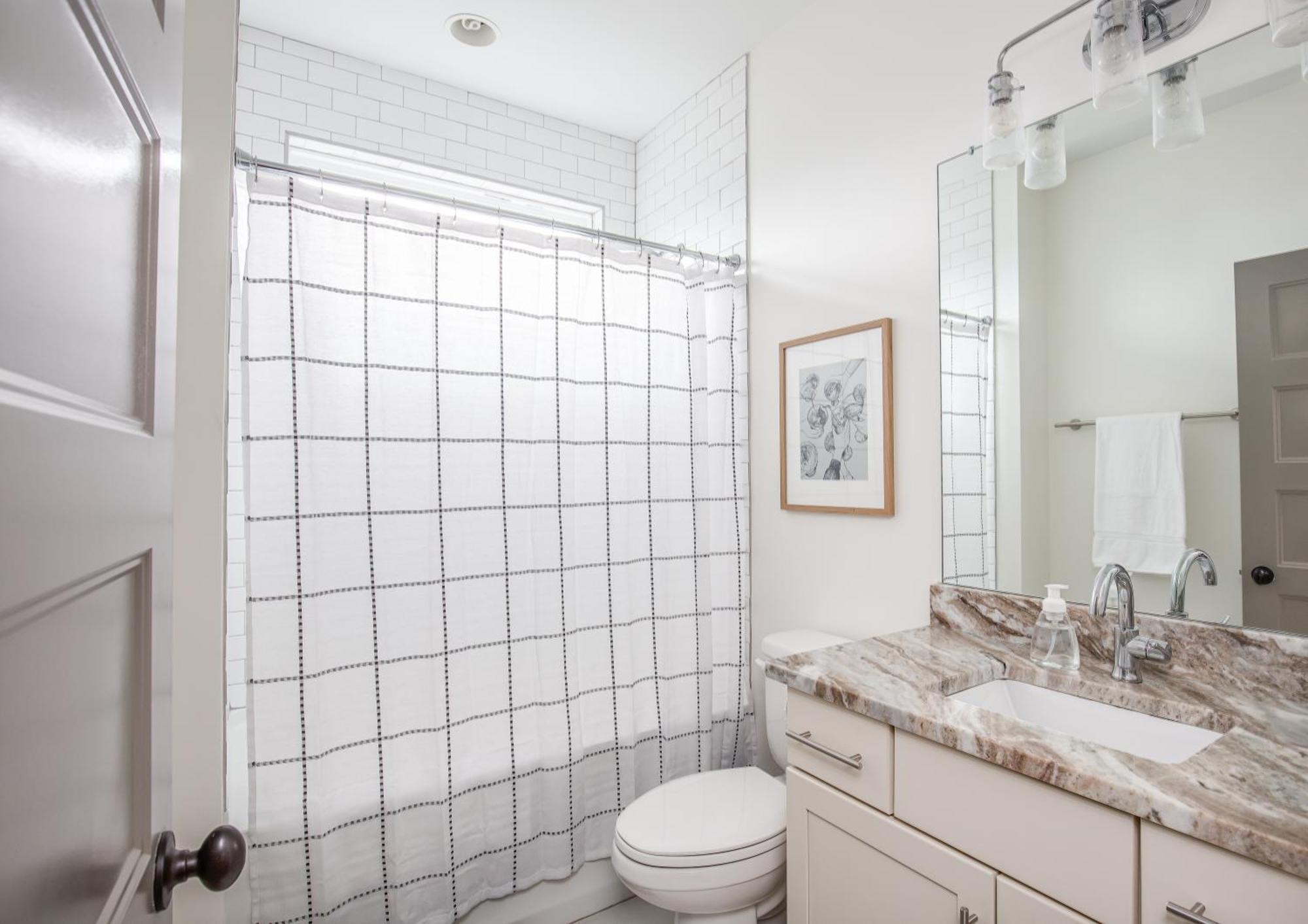 Whiskey House With Rooftop Golf, City Views! 8Min To Downtown! Sleeps 9! Nashville Bagian luar foto